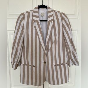 a new day linen blazer.  Size 4